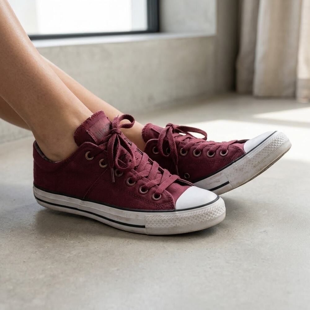 Converse Women's Size 7 Padded Tongue Low Top Sneaker Dark Burgundy ox 561739F
